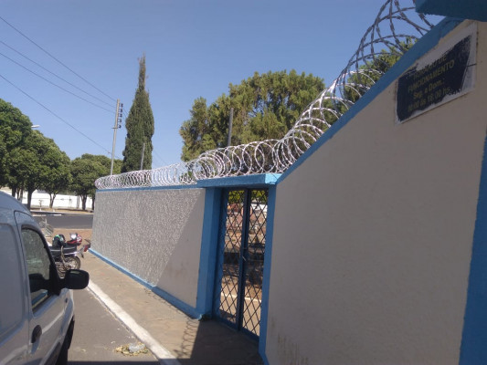 Medida visa minimizar vandalismo, depredação e violação do cemitério municipal