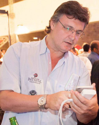 Certamente amanhã, 19, o dia do “conectado” presidente do CONSEP, Bruno Brandão Neto será ao som do estourar do champanhe. Bruno canta parabéns nesta quinta-feira com comemoração borbulhante!