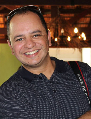 Abrindo a semana, requisitado fotógrafo Henrique Vieira abriu também nesta segunda-feira, 23, as cortinas de mais um ano de vida.  Felicidades Henrique!