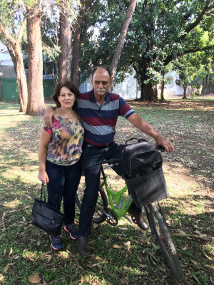 João Batista de Oliveira aniversariante de hoje com sua esposa Solange