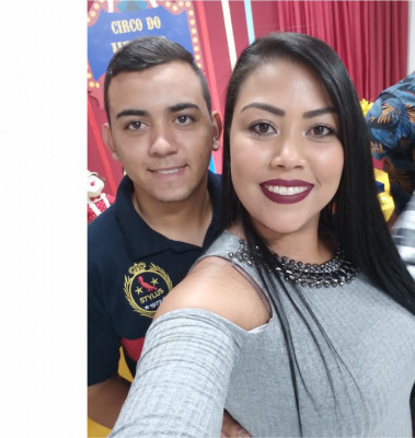 Luan Patrick Silvestre Alves, aniversariante deste dia 1º, ao lado da irmã Maria Paula Alvez 