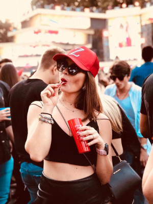 Os advogados Maria Clara de Melo e Thales Paschoalini, que juntos formam par no amor, se tornaram o badalado casal da comentada Festa do Zebu. Além do escritório, uma festa aqui e outra ali, Thales ainda comanda no Center Shopping a sua loja “Clube Morena Rosa”. Pelo visto energia e alegria não lhe faltam!