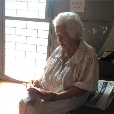 Corretora foi homenageada pela agência dos Correios da cidade através de selos que estão à venda desde o mês de agosto 