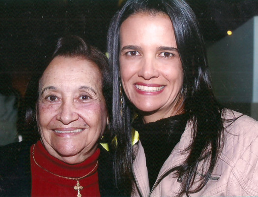 Maria das Dores de Melo (Dorinha) e Denise de Melo mãe e filha  aniversariarão dia 14