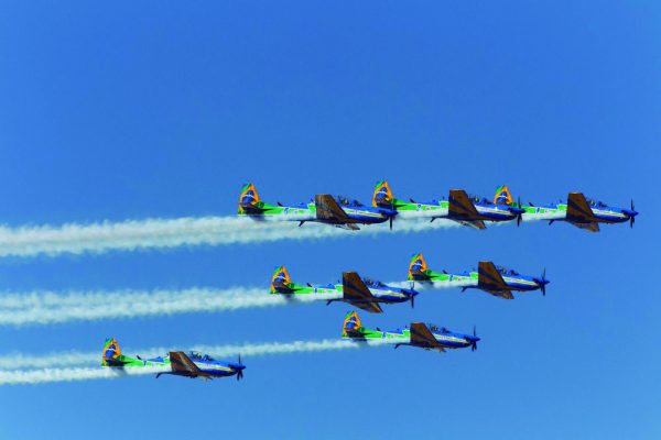 Últimas demonstrações da Esquadrilha da Fumaça foram realizadas na cidade em 2009