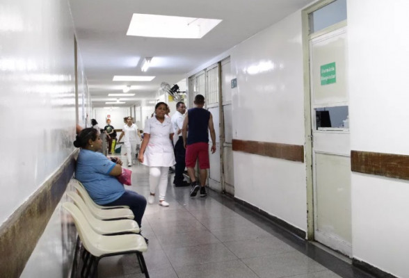 Vítima fugiu da unidade de saúde enquanto ambulância era acionada para a sua transferência ** Divulgação 