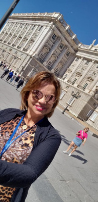 Festejos para a queridíssima Creusmar Sena que amanhã, 10, assopra velinhas. A comemoração acontece ao lado da família, o bem maior sempre declarado pela empresária. Felicidades!