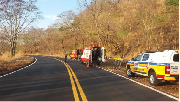 Muitos acidentes ocorrem nas perigosas curvas da rodovia ** Gazeta do Triângulo 