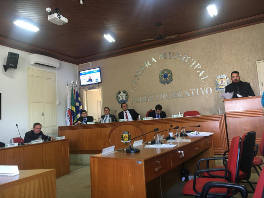 Requerimentos são apresentados durante sessão ordinária