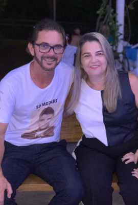 Sandra Aparecida da Silva Honorato aniversariante de hoje ao lado do Marido Mozart José Honorato
