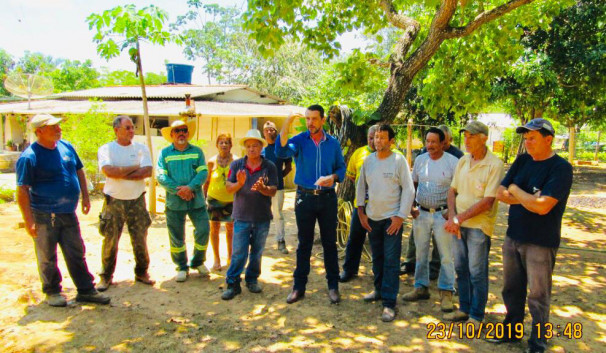 Moradores do Lago Azul comemoram chegada de água com poço artesiano