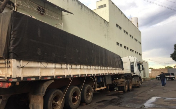 Caminhão e a carga foram encontrados em Uberlândia ** Divulgação