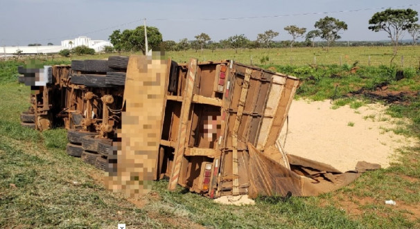 Acidente aconteceu na última terça-feira, na BR-050 ** PRF 