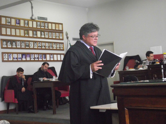 Sessão de julgamento durou quase 12 horas nesta quinta-feira ** Gazeta do Triângulo 
