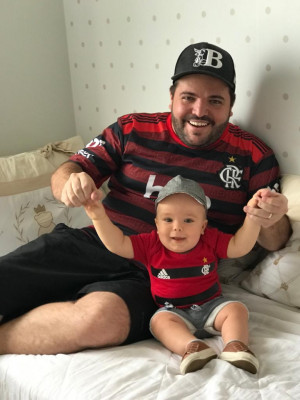 O cantor De Luca e o filho Miguel