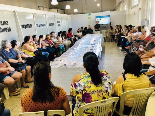 Diretores da rede municipal de ensino participaram de reunião para o início do ano letivo
