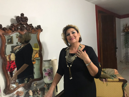 Ana Lucia Brito da Cruz aniversariante de hoje 11