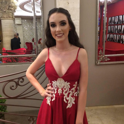 Laura Bernardes, aniversariante do  dia 29