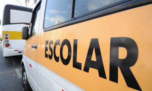 Motoristas protestaram nesta semana devido à demora para organizar o transporte no município e a falta de uma nova licitação  