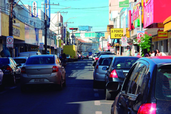 Movimento no comércio local teve queda de aproximadamente 50%