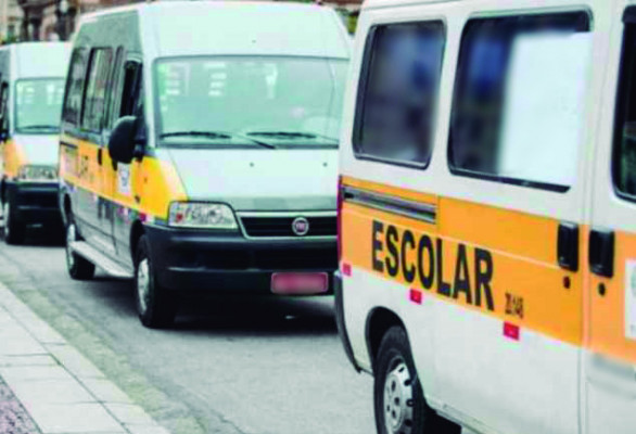 Serviço visa o transporte escolar de alunos e professores para as redes de ensino do município