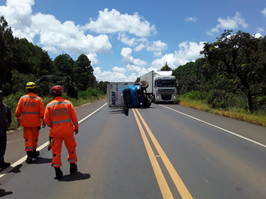 Acidente ocorreu na BR-365, altura do km 547 ** Divulgação 