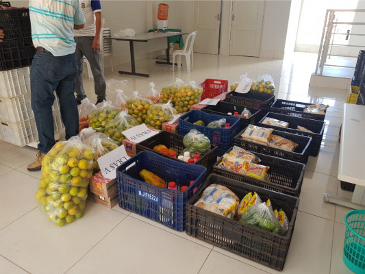 Carnes, frutas, verduras e legumes estão entre os alimentos que foram doados pelo município