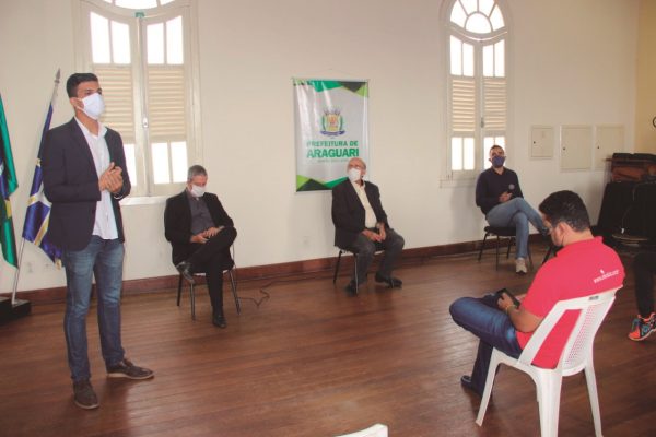 Durante coletiva de imprensa, o Comitê de Crise para o Combate da covid-19, informou a liberação das atividades