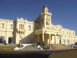 - Representante dos estagiários também disse que a reabertura do comércio foi autorizada, a prefeitura também deve normalizar o funcionamento dos setores públicos