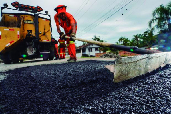 Trabalhos na rodovia acontecem na região de Araguari e em Goiás