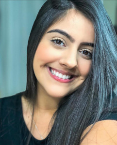 Maria Clara de Melo, aniversariante de hoje