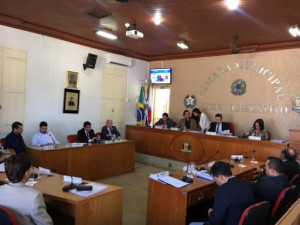 Até que a obra seja concluída, sessões parlamentares continuam sendo realizadas na Casa da Cultura Abdala Mameri