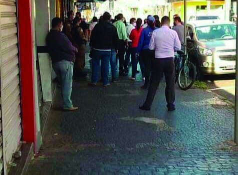 Para os comerciantes, fechar o comércio não irá solucionar a situação