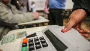 Ao questionar alguns munícipes, foi possível perceber que a maior parte é favorável ao adiamento das eleições. 