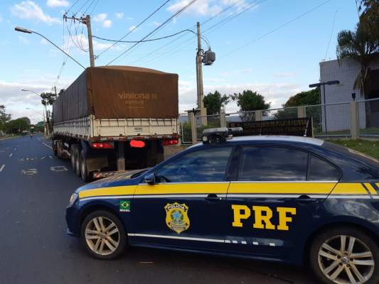 Veículo foi encaminhado à Delegacia de Polícia Federal em Uberlândia.