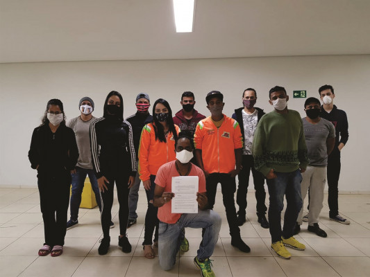 Grupo de artistas luta por subsídios para classe em momento de crise