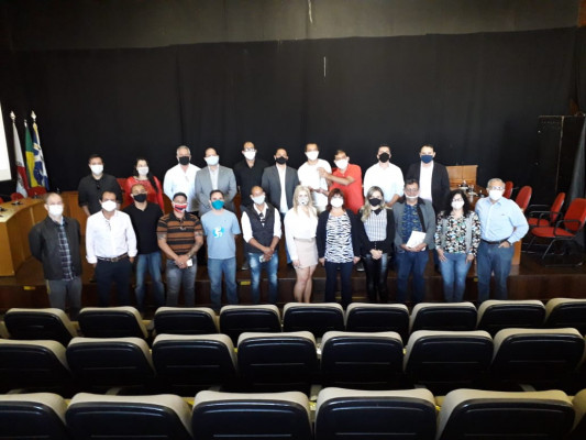 Representantes da Câmara de Vereadores e de entidades do segmento da cultura estiveram na reunião