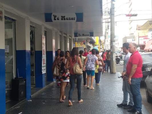 A aglomeração de pessoas tem chamado a atenção em Araguari