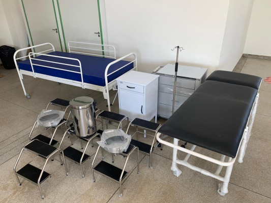 - Agora, o Hospital de Campanha conta com aproximadamente trinta leitos completos, que começarão a atender em breve