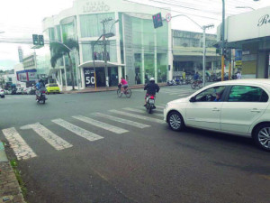 O município ainda não aderiu ao Minas Consciente que se tornou obrigatório aos municípios e dispõe sobre as medidas emergenciais de restrição 