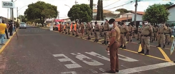Militares prestaram homenagem ao colega na tarde desta terça-feira.