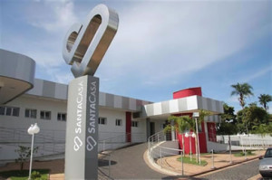 A Santa Casa de Misericórdia é referência no atendimento a pacientes vítimas do coronavírus em Araguari