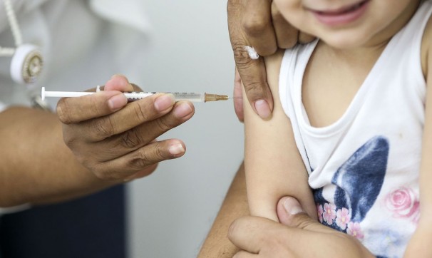Vacina contra sarampo: baixa adesão à campanha motiva prorrogação