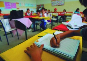 Até o município chegar à onda verde, atividades de ensino seguem na modalidade à distância. 
