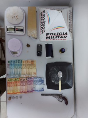 Drogas foram apreendidas em duas ocorrências registradas pela polícia 
