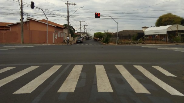 Os semáforos na Avenida Bahia ajudam a reduzir acidentes, segundo Secretário de Trânsito