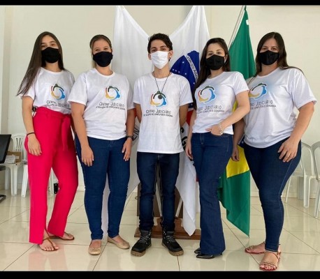 Equipe do Cejusc e mediadores voluntários