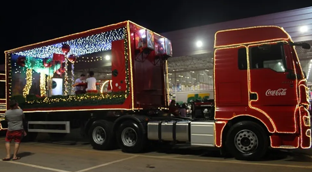 Munic pio recebe os caminh es iluminados da Caravana de Natal da